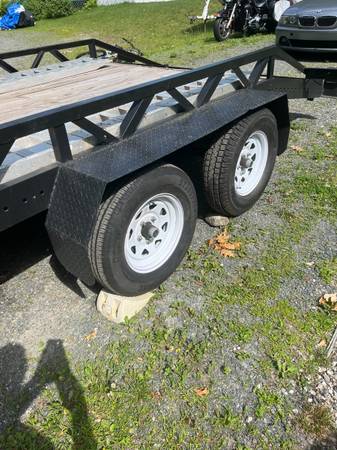Remolque para coches 2024, 16', neumáticos nuevos, llantas, plataforma, rueda de repuesto. - $3.200 (Spofford n.h.)63470913059203121