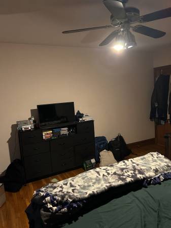 $925 / 6br - ¡SIN COMISIÓN! Habitación disponible, Oak Square, cerca de BC, cerca de todo (Brighton)63824666949121124