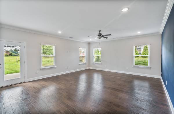 $419,999 / 3br - 2325ft2 - 8702 Merrill Circle (Bowling Green)64177450473601121