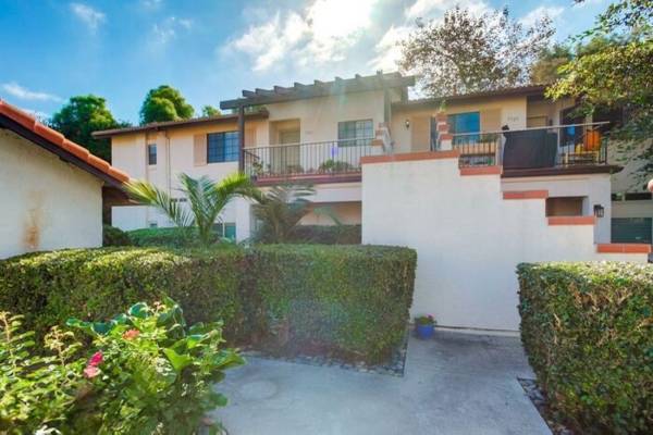 $2,200 / 3br - 1362ft2 - Perfect 3 beds move-in ready in Carlsbad (3527 Somerset Way, Carlsbad, CA 92010)63998454785410120