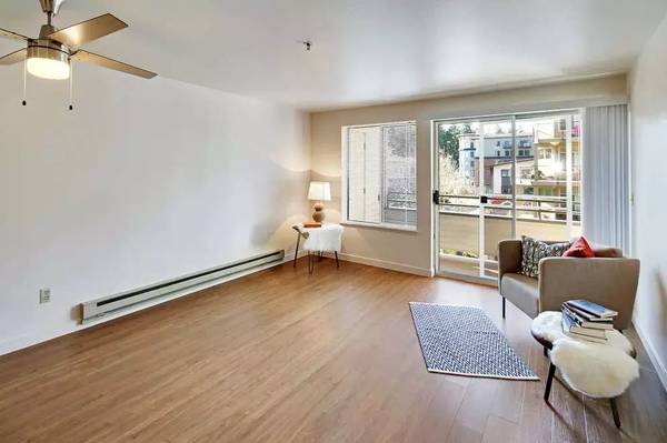 $2,100 / 1br - 620ft2 - Stop by today at the 1 bed / 1 bath of your dreams! 620 Sq Ft! (Redmond - Bella Bottega Shopping Center)63884887955073123