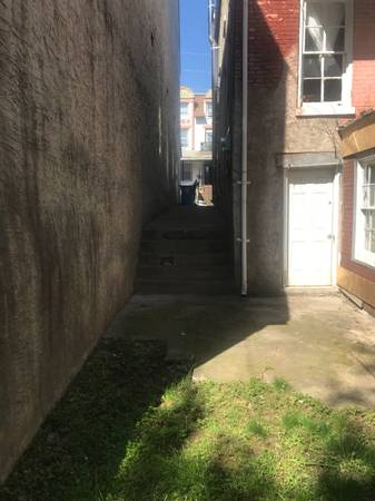 $130,000 / 2br - 1900ft2 - 428 wood ward st (reding)64199864539010123