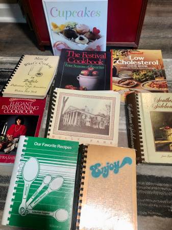 COLLECTIBLE COOKBOOK LOT 1