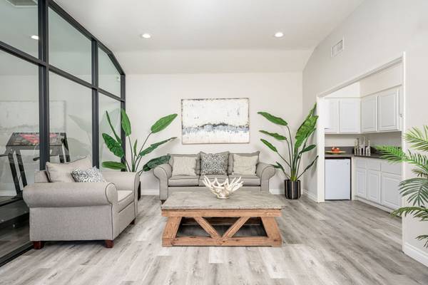 $2,745 / 2br - 820ft2 - On-Site Professional Management, Reserved Parking63668253677955121