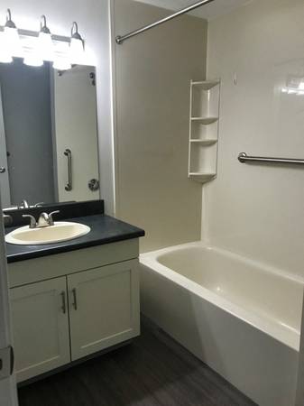 $2,450 / 2br - 1040ft2 - On-site Management, Open Floor Plan, Scenic View (180 Woodbury St, Manchester, NH)63932059016194124