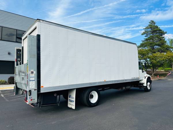 2018 International 4300  LOW LOW MILES 74,000 CUMMINGS DIESEL - $39,90063470610449027123