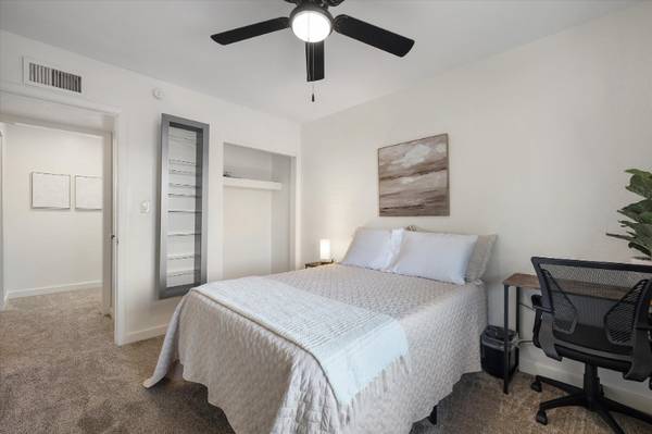 $900.00 / 1br - Habitación amueblada para un solo ocupante en alquiler en amplia casa de 2400 pies cuadrados63623945270145121