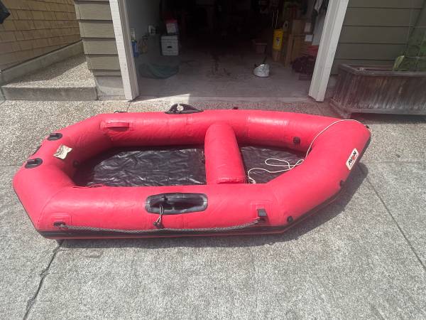 Avon Redcrest inflatable dinghy - river raft - 9 ft. 1