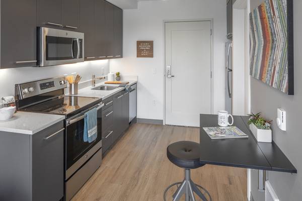 $1,125 / 359ft2 - ¡Tenemos el estudio perfecto disponible ahora!! (Overlook, N Portland, Humboldt, NE Portland)63842024112259120