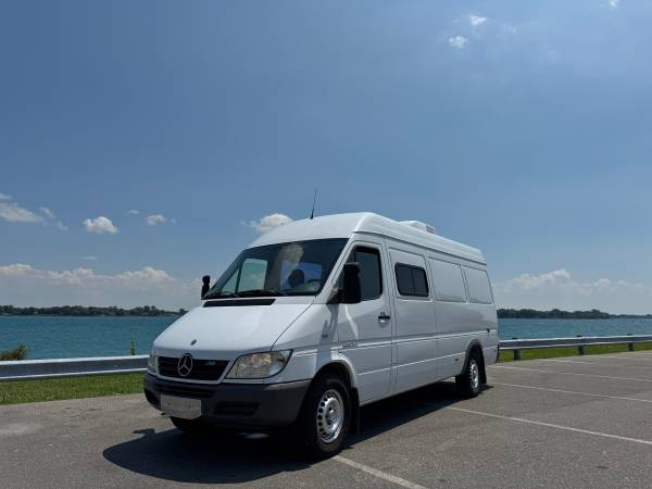 2003 Mercedes sprinter camper van 158” - $28,500 (Troy)63470235896963123