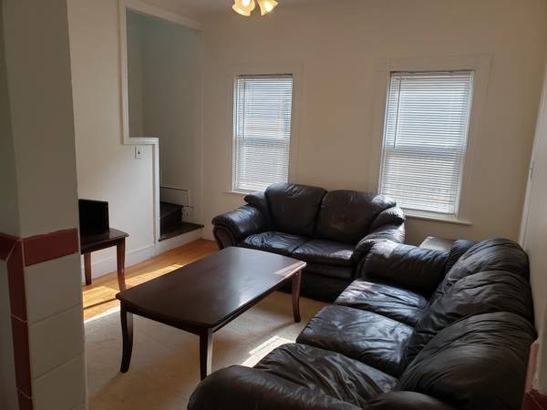 $630 / 4br - 1300ft2 - A room available now for rent all unities include free wifi (Edgewood-JWU Harborside)63984238674818124
