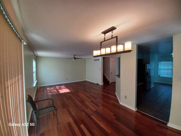$2,700 / 3br - 3 BR, 2 Full Bath, 2 Half Bath Twin Home on Tucked Away Road (Horsham)64024499335425122