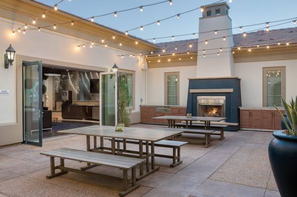 $1,355 / 1hab - 801ft2 - Vistas de Montañas, Sala de Locker para Paquetes (9350 S. Cimarron Road, Las Vegas, NV)63859613255043124