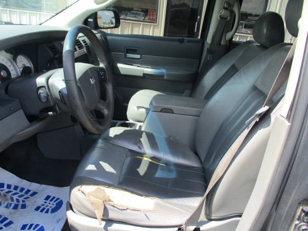 2004 Dodge Durango 4x4 ***3rd Row*** - $3,95063621944959617123