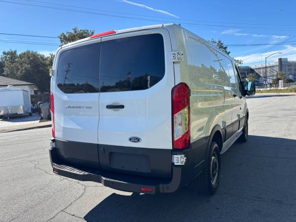 2017 Ford TRANSIT 250 V6 - Photo 11