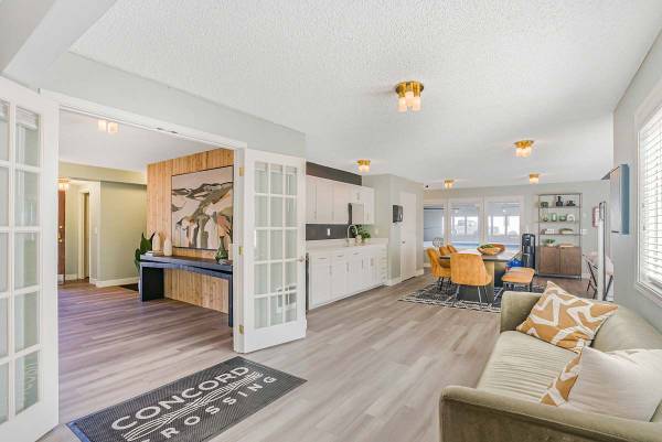 $1,450 / 1br - 722ft2 - Carports and Garages available, On-Site Management, Indoor Pool (3710 SE Concord Rd, Portland, OR)63999452233475121