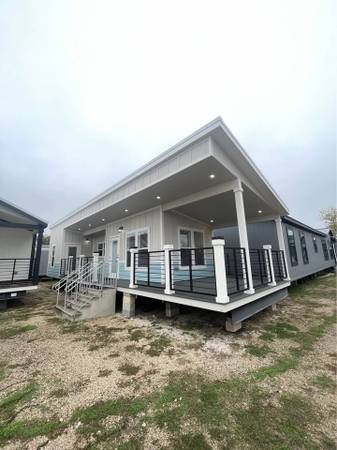 1 BED 1 BATH DISPLAY MODEL TINY HOME ON SALE (2024) 1