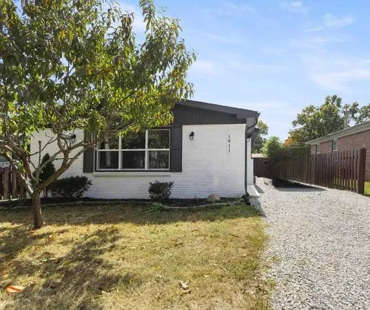 Charming 3BR Single-Family Home with Fenced Yard & Modern Amenities in 1