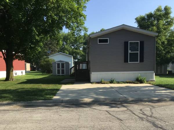 $1,099 / 3br - 1056ft2 - Brookside Manor-Apply Today! (Goshen)63935709209474120