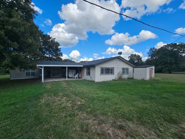 $299,900 / 3br - 1948ft2 - ****GREAT POTENTIAL ON BEAUTIFUL 20 ACRE PROPERTY**** (Locust Grove)64054254036226124