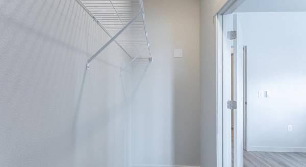 $1,518 / 1br - 729ft2 - Chic Living with Elegant Finishes at 5 Points Apartments! W/D & AC Inc (Fircrest)63867270254595124
