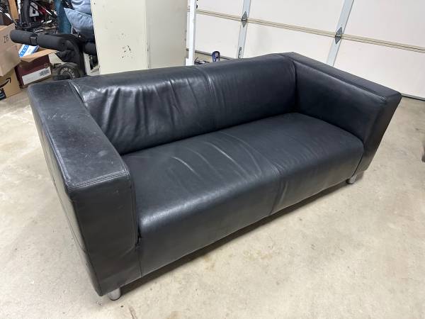Free Couch 1