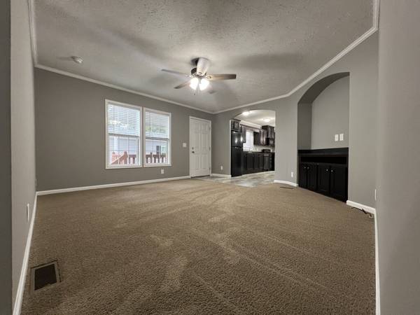 $1,379 / 3br - 1216ft2 - RENT SPECIAL! OPEN HOUSE! COME CHECK US OUT TODAY 11-4! (Autumn Forest)64027441683073122