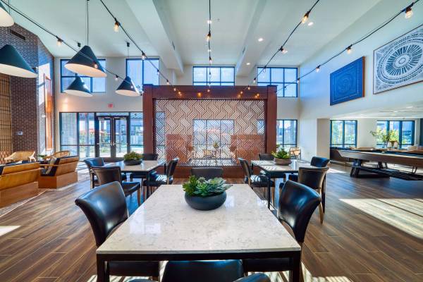 $1,635 / 1br - 755ft2 - Resort Style Pool & Spa, Bike Storage, Elevators (1935 S Santan Village Pkwy, Gilbert, AZ)64024989854593121