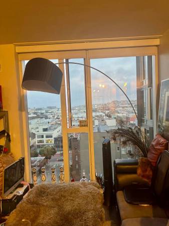 $1,500 / 2br - 1000ft2 - VIEWS-Sublet Roommate** Great Location **^VIEWS (SoMa)63873332917121121