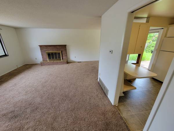 $1,950 / 4br - 1858ft2 - Moving This Summer - Rental Available in Spokane (Spokane)63829655639425124