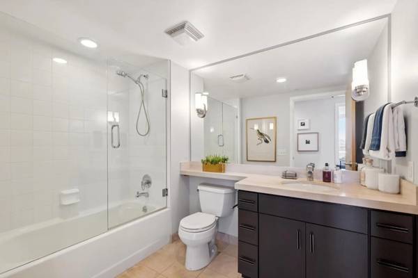 $1,001 / 1br - 680ft2 - Living—1BR/1BA in laundry in unit (Tenderloin)64000756161923121