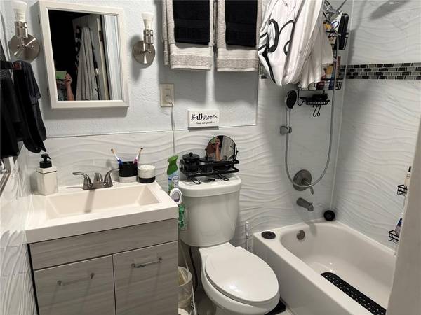 $1,690 / 1br - Sterling 1/1 for rent at Oakland Park (Oakland Park)64049281585794124