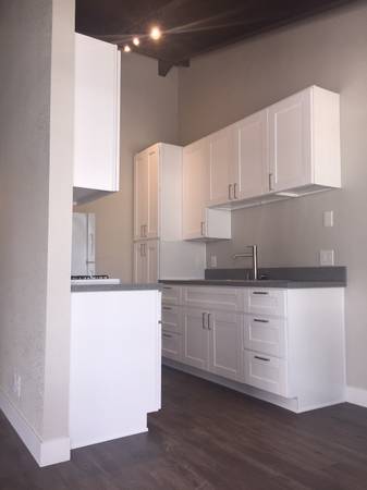 $2.695 / 1 dormitorio - 700 pies cuadrados - Unidad inferior de 1 dormitorio y 1 baño reformada en zona costera de Oceanside (Oceanside)63238601996675121