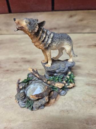 Wolf Statue Candle Holder Figure Figurine - VINTAGE 1