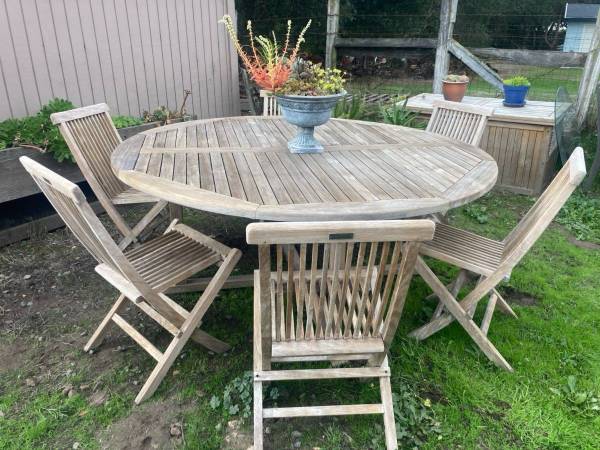 Beautiful Teak Patio Set 1