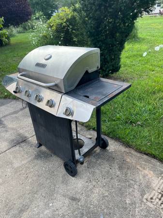 Gas grill 1
