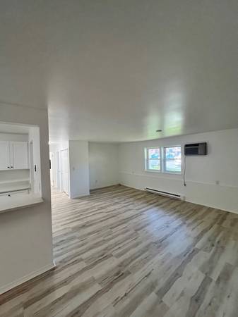 $2,000 / 2br - Updated Beautiful 2 Bed 1.5 Bath Condo at River Run-Listing 3293 (Damon Road Northampton MA)64017044990977121