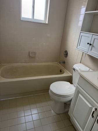 $2,150 / 2br - Prado XIII. Lavandería en la unidad, 2 estacionamientos (Hialeah)63825127578113124