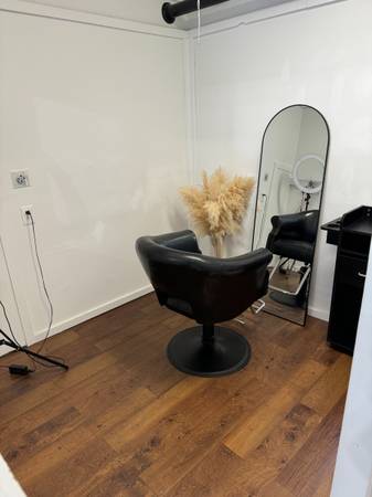 $770 Semi Private Space Inside Salon (Poughkeepsie)64035734634753120