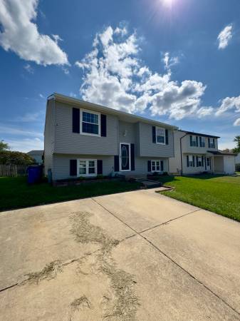 $2,000 / 3 habitaciones - 819 pies² - Encantadora casa de 3 habitaciones y 2 baños en el vecindario Edgewood, MD (Edgewood)63694590922371120