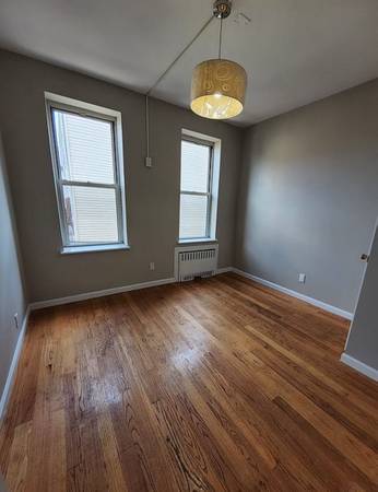 $3,050 / 3br - Amplio 3BR cerca del tren 3/4 🚆 | Cocina moderna 🍳 | Luminoso y aireado ☀️ | No (Brooklyn)63995824668675121