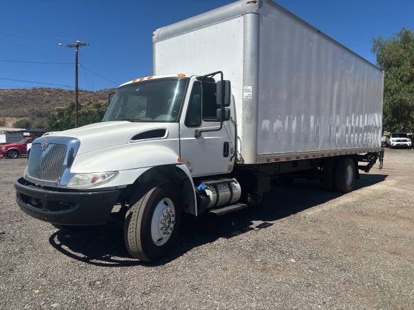 Camión de caja 26' Internacional 2018, 217,000 millas - $30,000 (Los Ángeles)63616006818049121