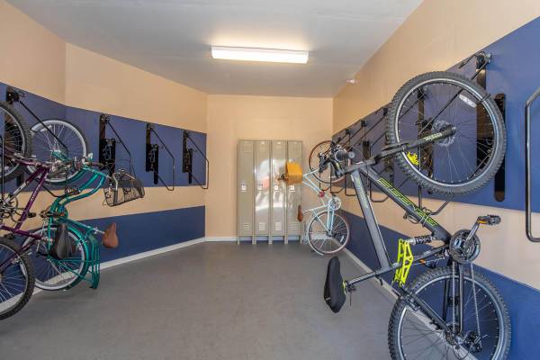$1,509 / 1br - 484ft2 - Microwave, Breakfast Bar, Furnished Available (19766 Pikes Peak Avenue, Parker, CO)63679423762945124