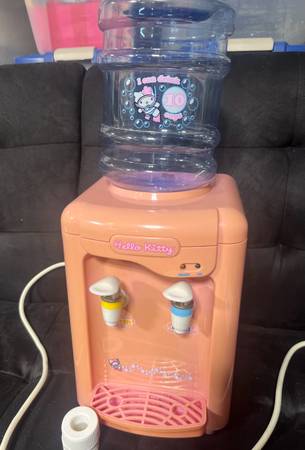 Hello Kitty Warm & Cold Water Dispenser 1
