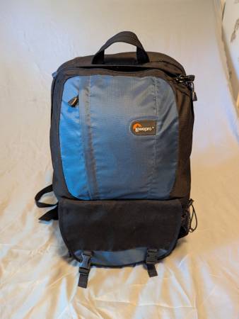 LowePro FastPack 350 Camera Backpack 1