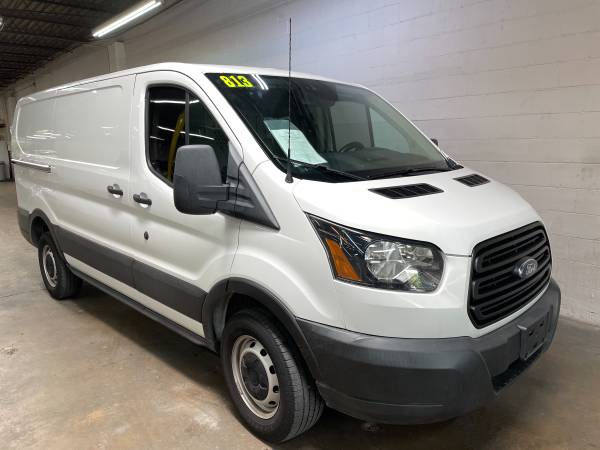 2019 FORD TRANSIT 250 FURGÓN DE CARGA V6 - $22,950 (**BUEN ESTADO**)63439360778755122