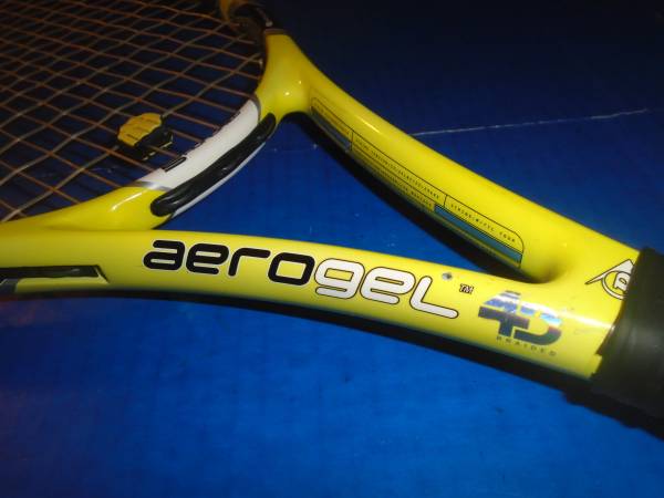 Dunlop Aerogel 500 Tennis Racquet / Racket - 4 1/2 - $30 (bellevue)63444074806531122