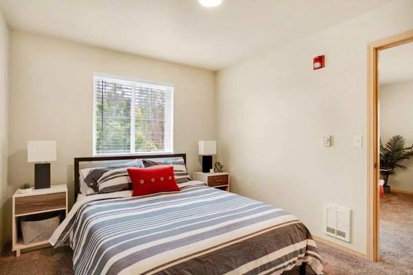 $920 / 2br - 395ft2 - Lots of space, conveniently located nearby college campus! 395 Sq Ft! (Bellingham)63509649902977124