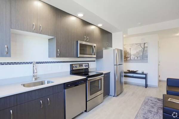 $1,980 / 2br - 743ft2 - Haga realidad sus sueños: ¡Alquileres ideales esperan! (Portland)63831771613955120