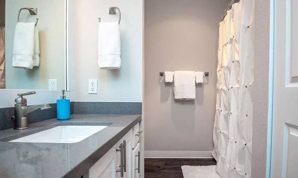 $1,383 / 1br - 704ft2 - Convenient location for commuters – On the bus line! 1 bed, 1 bath (Portland)63672547852289123